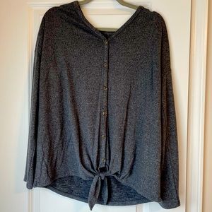 Women’s grey sweater size medium brand Sonoma never worn.